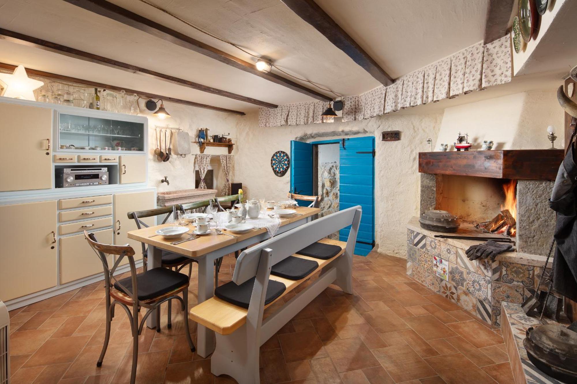 Mondinica Heritage House - Heated Pool Dobrinj 외부 사진