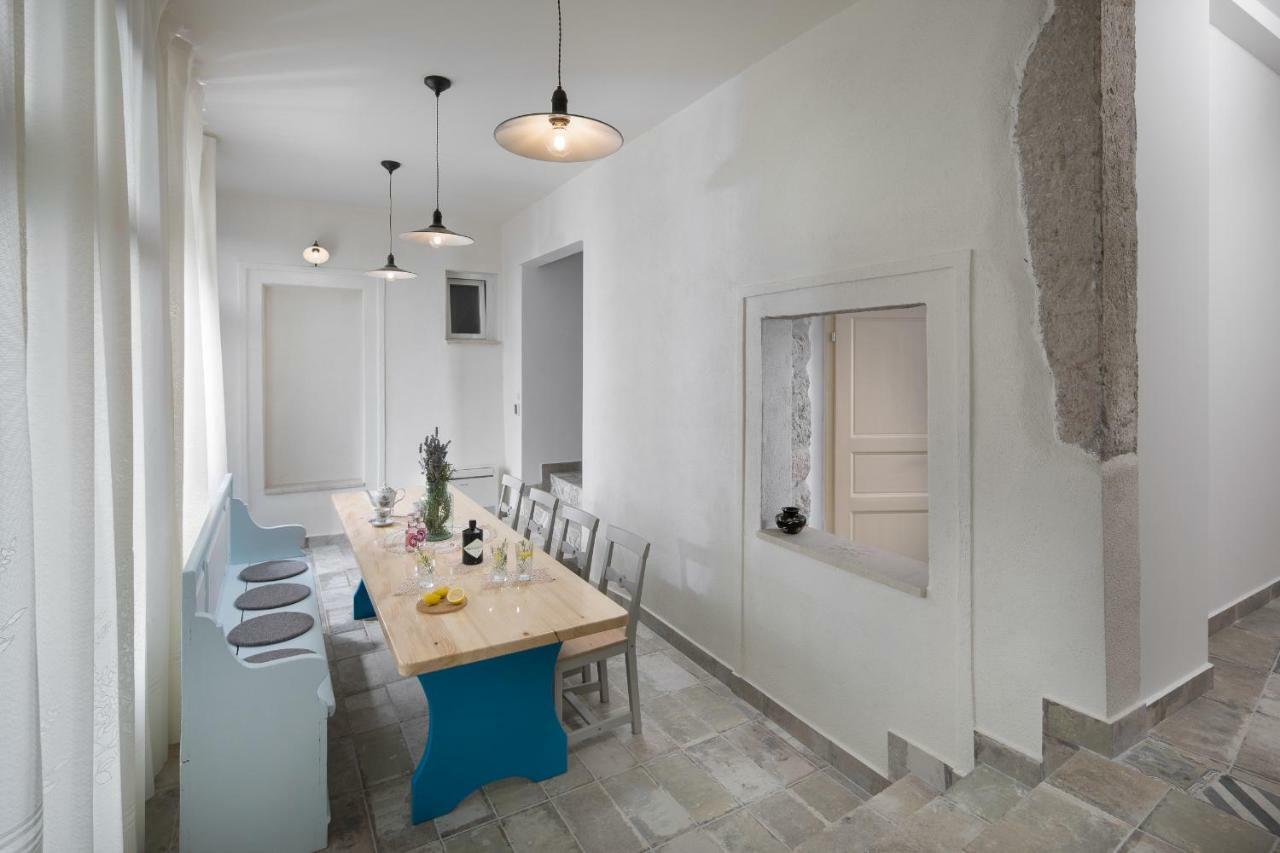 Mondinica Heritage House - Heated Pool Dobrinj 외부 사진